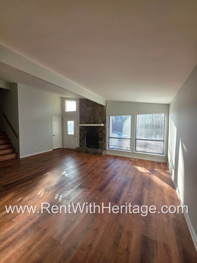 Photo - Amazing 3 Bedroom/ 2 Bath Home / Spacious Livingroom /  Flex Room / 1/2 Acre / Fenced Yard / Grea...