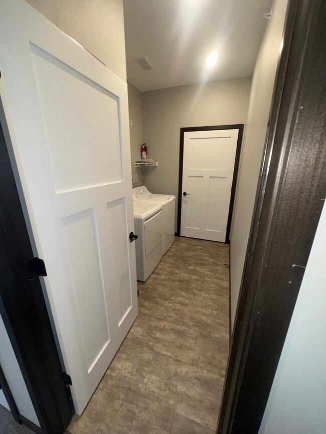 Photo - 413 Prairie Rose Dr