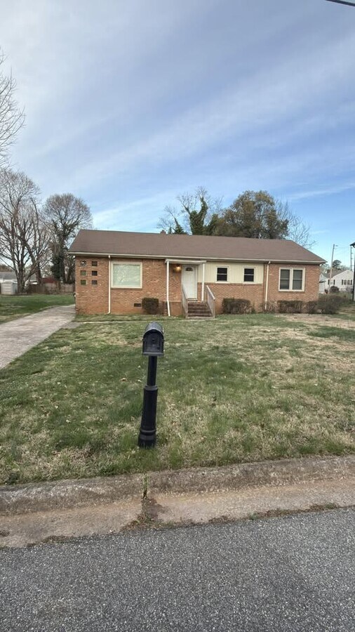 Photo - 1221 Terrell Dr