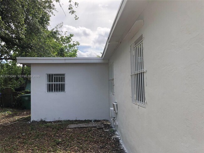 166 NW 68th Terrace