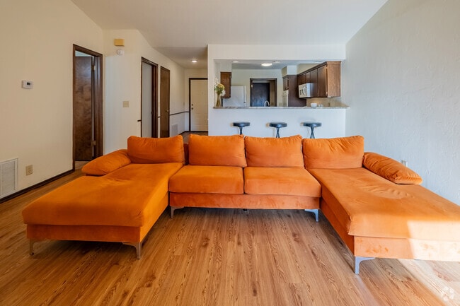 3BR, 2BA - 1,270SF - Living, Dinning Room