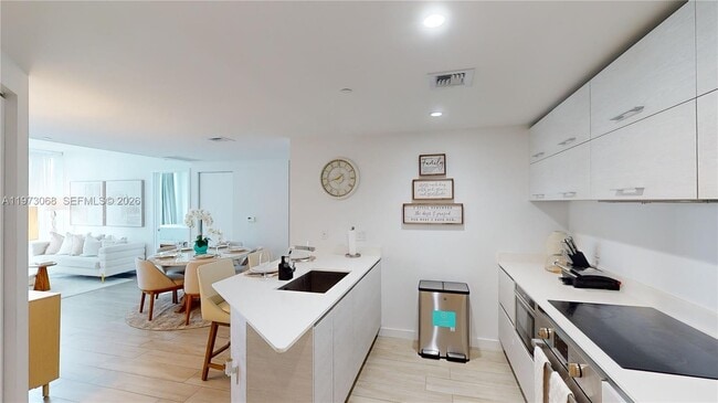 Photo - 1300 S Miami Ave Unidad 3309