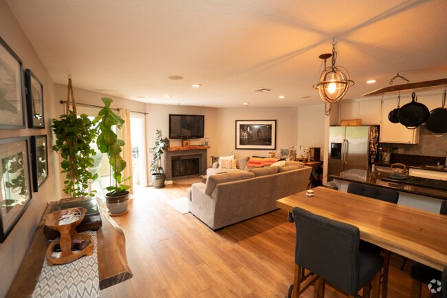 Building Photo - 662 Westlake St Rental
