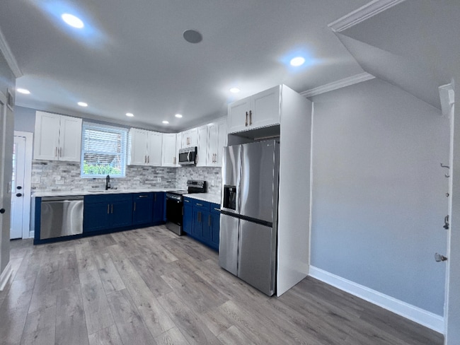 Photo - 2520 W Seybert St