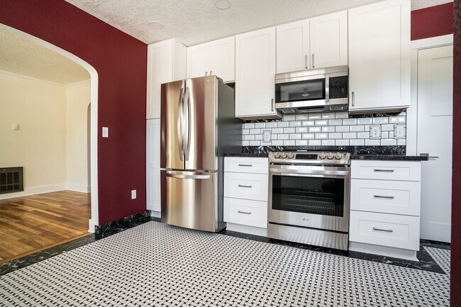 Photo - 1405 NE Water Ave