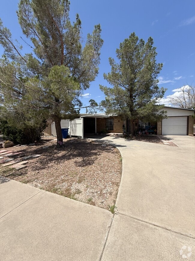 Building Photo - 6828 Escondido Dr Rental
