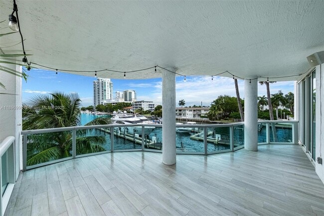 Photo - 7918 Harbor Island Dr