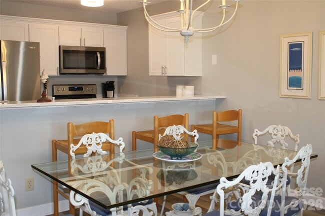 Photo - 17919 Kings Point Dr Unit E