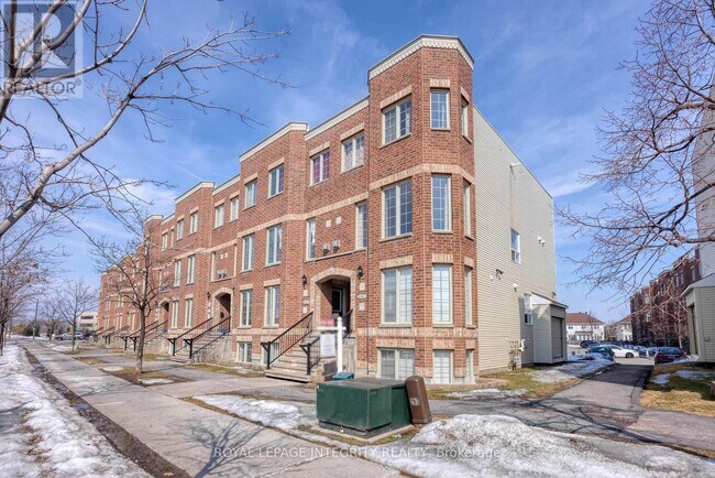 Photo - 888 Longfields Dr