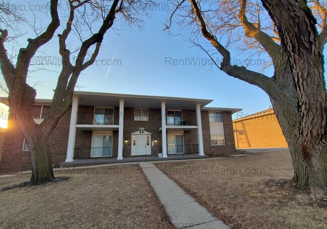 Photo - 780 Russell Rd