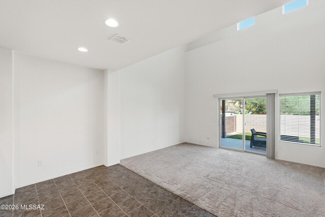 Photo - 4162 N Thurston Ln Unit 100