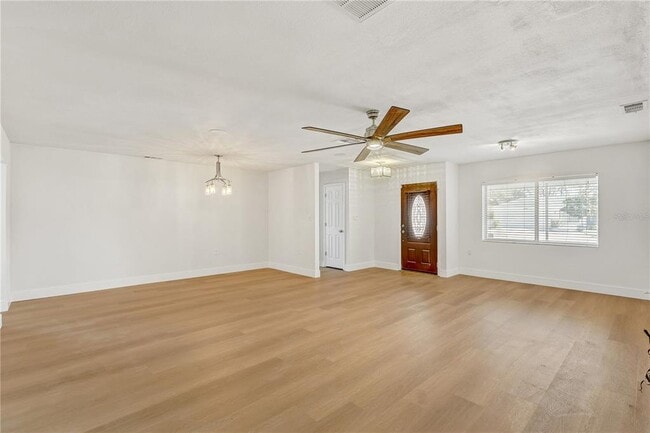 Photo - 7012 Pin Cherry Ln