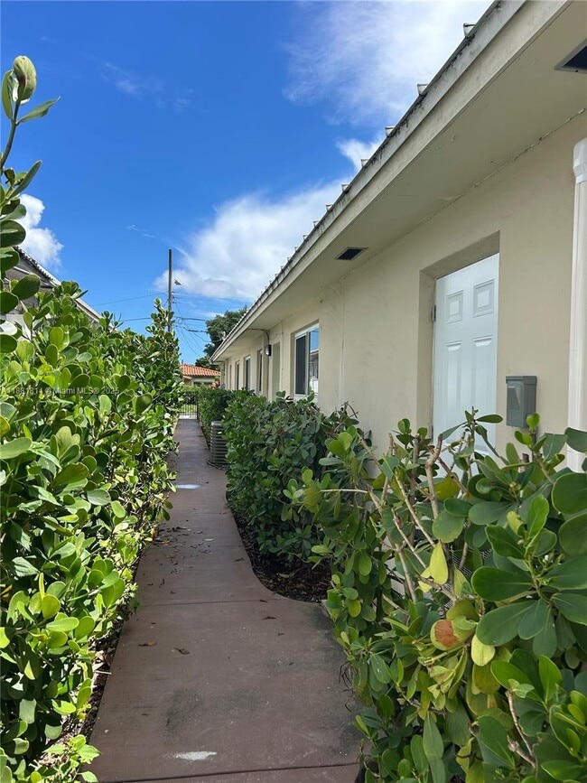 Photo - 2806 SW 35th Ave Unit 2