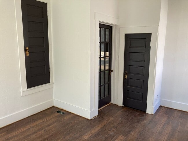 Building Photo - COLLEGE PRE-LEASING