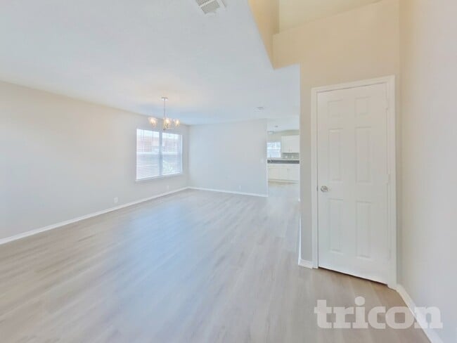 Photo - 1308 Stetson Trail