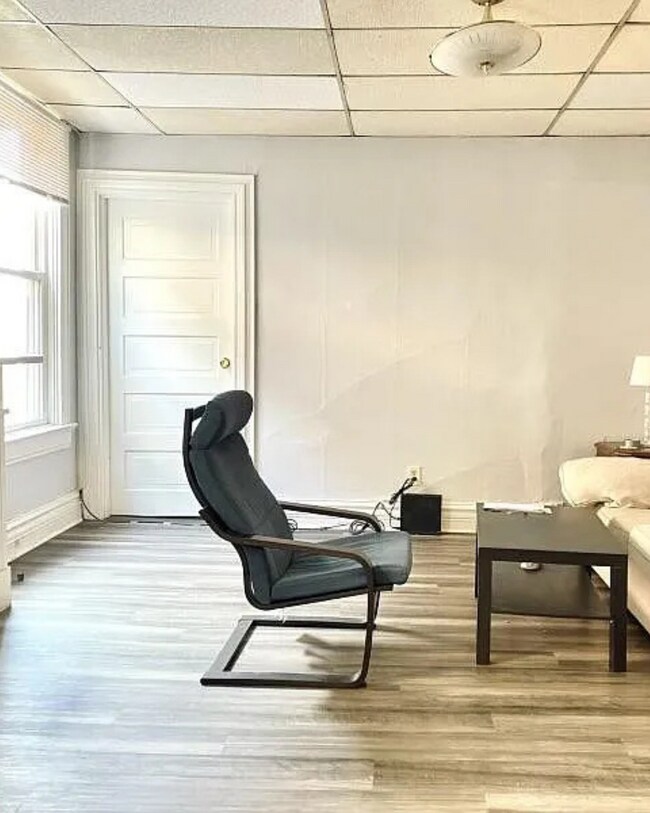 Photo - 3209 Niagara St Unit 2