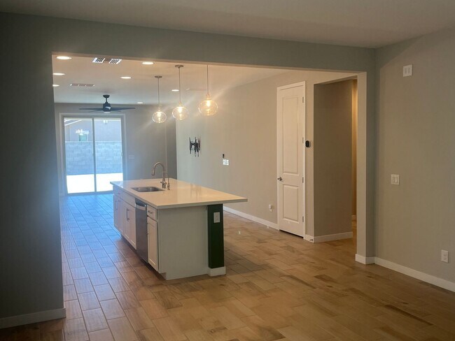 Photo - 17295 W Valentine St