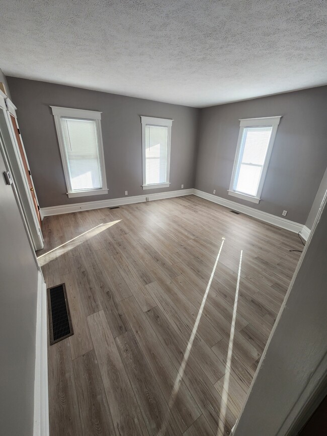 Photo - 445 W Carpenter St Unit 1