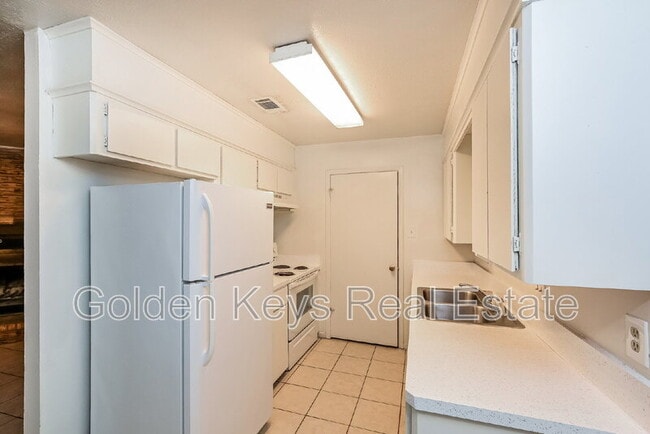 Photo - 709 San Benito Dr