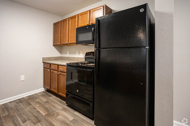 2 BR, 2 BA - Kitchen 1,000SF