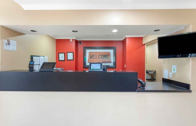 Furnished Studio-Richmond - West End - I-64