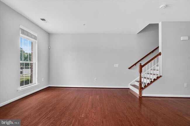 Photo - 43845 Centergate Dr