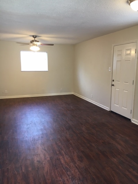 Photo - 2101 Magnolia Dr