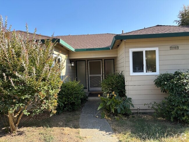 Building Photo - 4639 James Ave Rental