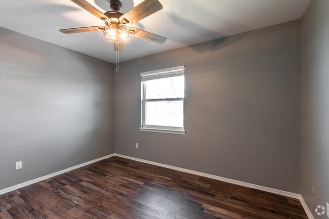 3BD - 2BA - 1,050SF