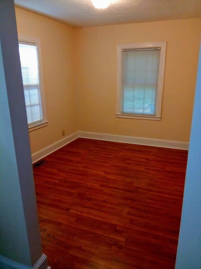 Photo - 2723 Memorial Dr SE