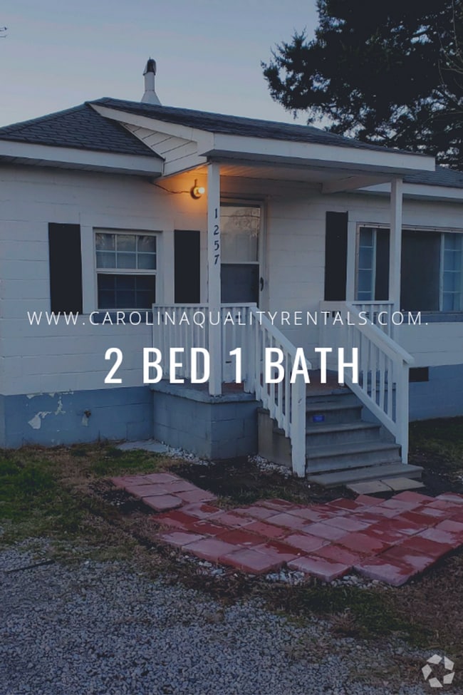 Building Photo - 2 Bedroom 1 Bath House Henderson NC