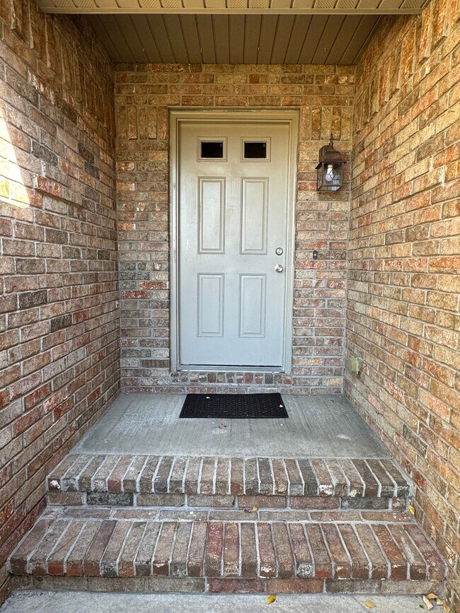 3 Bed 2 Bathroom 2 car garage Stove,... House House Rental in