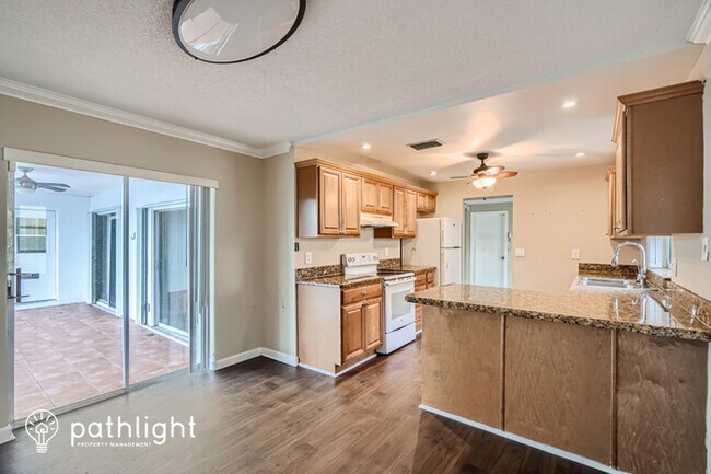 Photo - 7823 Northwest 40th Street