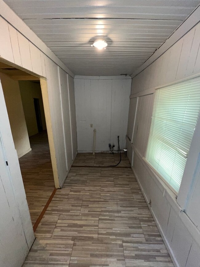 Photo - 2549 Quinton St