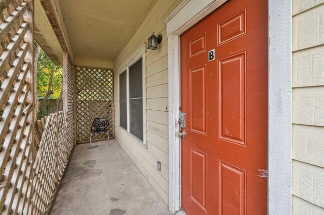 Photo - 2917 E 16th St