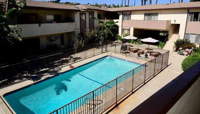 Photo - 3930 Roxanne Ave