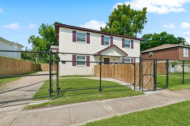 Building Photo - 1661 Jo Ann Pl
