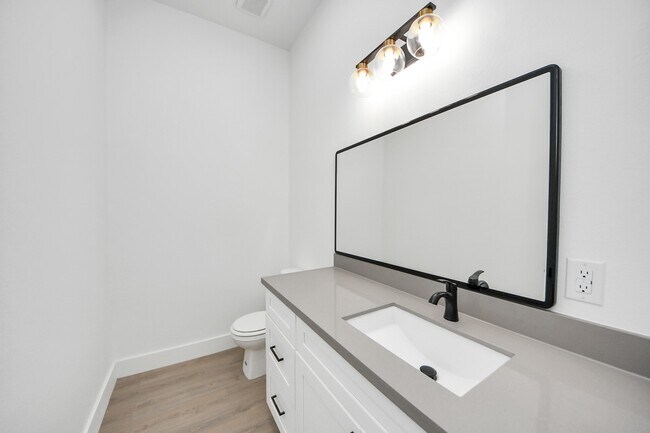 Photo - 4129 E Toliver St