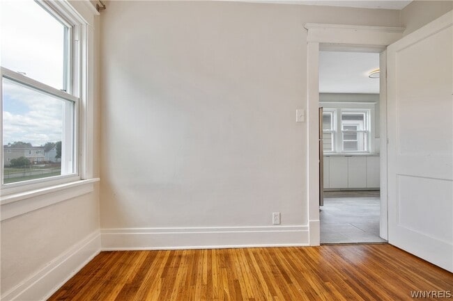 Photo - 509 Hinman Ave