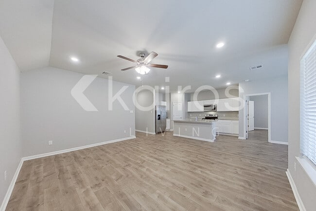 Photo - 130 Yardley Ct