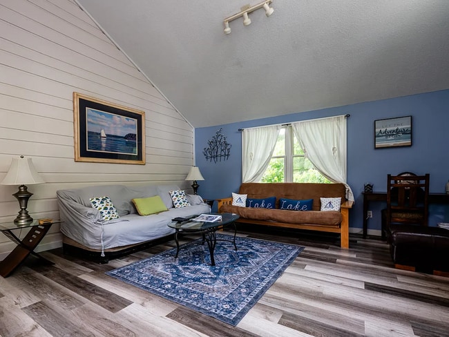 Photo - 2-bedroom, 1.0 bathroom Home within walkin...