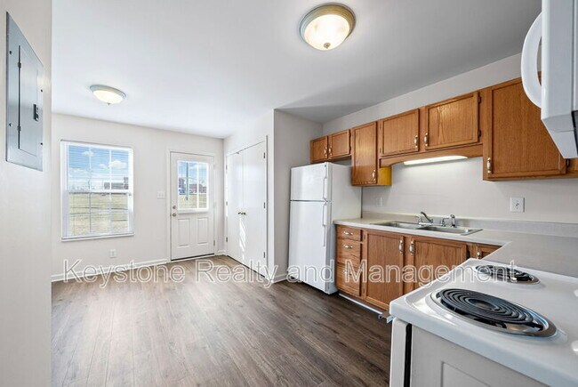 3312 Royster Ln