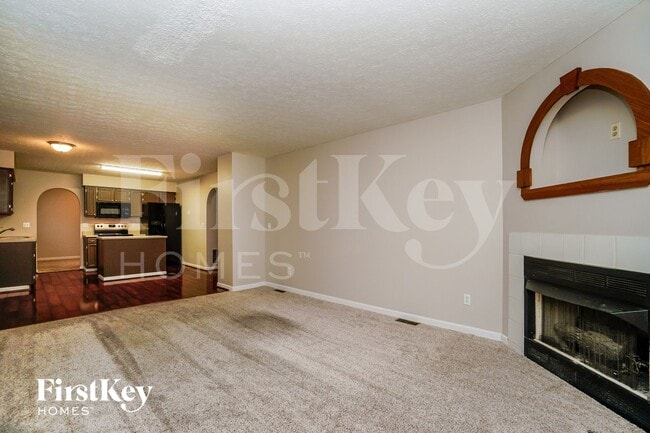 Photo - 212 Strathsprey Dr