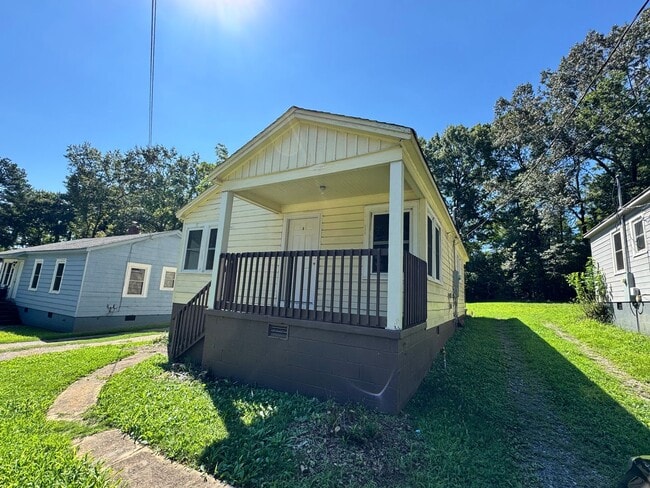 Building Photo - 2/1 within walking distance to downtown Sh... Rental