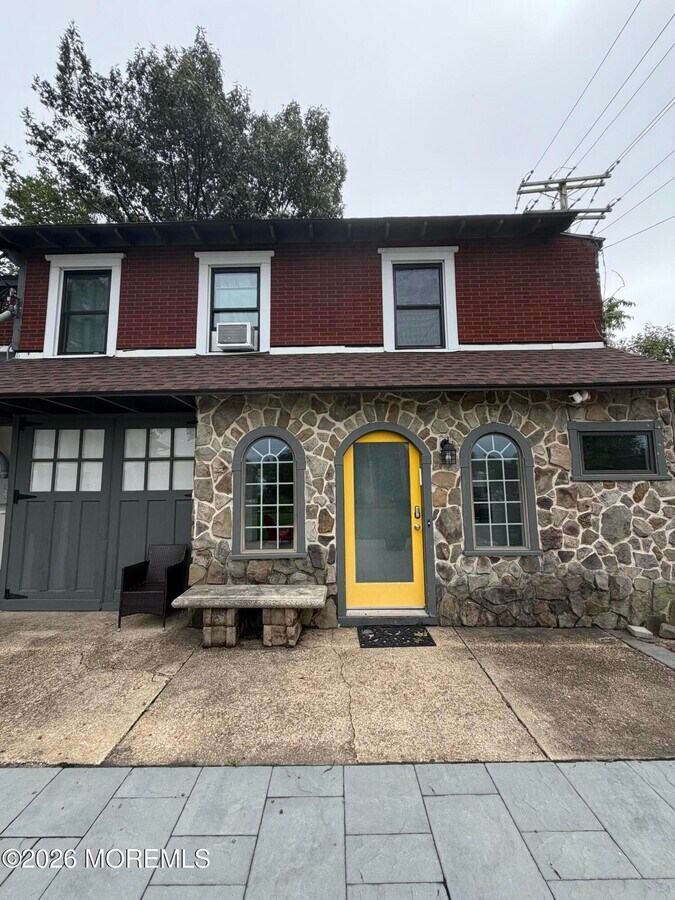 Photo - 406 Lake Dr