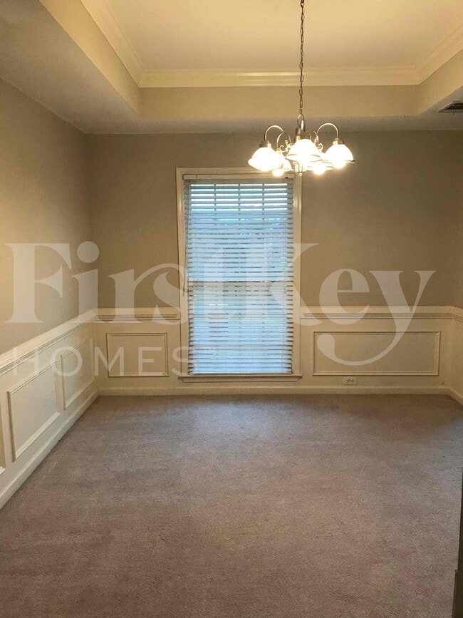 Photo - 6287 Greenock Dr