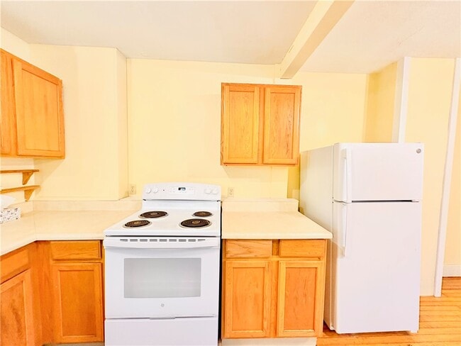 Photo - 136 Main St
