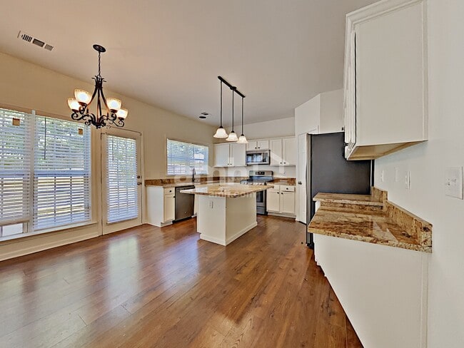 Photo - 3410 Spindletop Dr NW