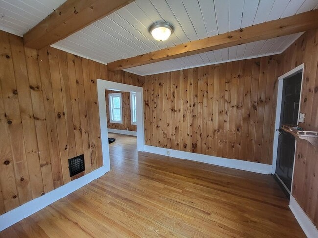 Photo - 547 Hickok Ave