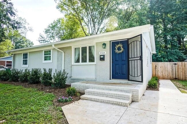 Building Photo - 2106 Longleaf Dr Rental